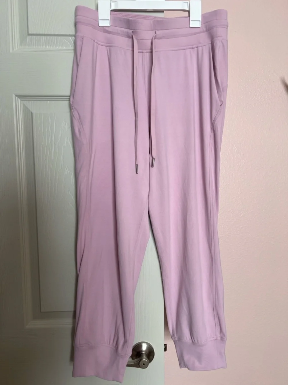 Lululemon Ready to Rulu
High-Rise Cropped Jogger (Pink Peony) - Picture 2 of 5